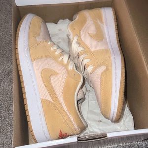 air Jordan 3  racer blue .